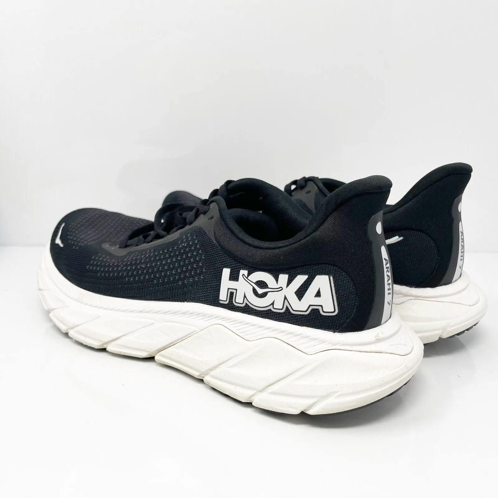 Hoka One One Mens Arahi 7 1147850 BWHT Black Running Shoes Sneakers Size 8.5 D