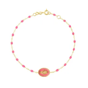 Madone resin charm Classic Gigi Pink bracelet, Yellow Gold, 6.7