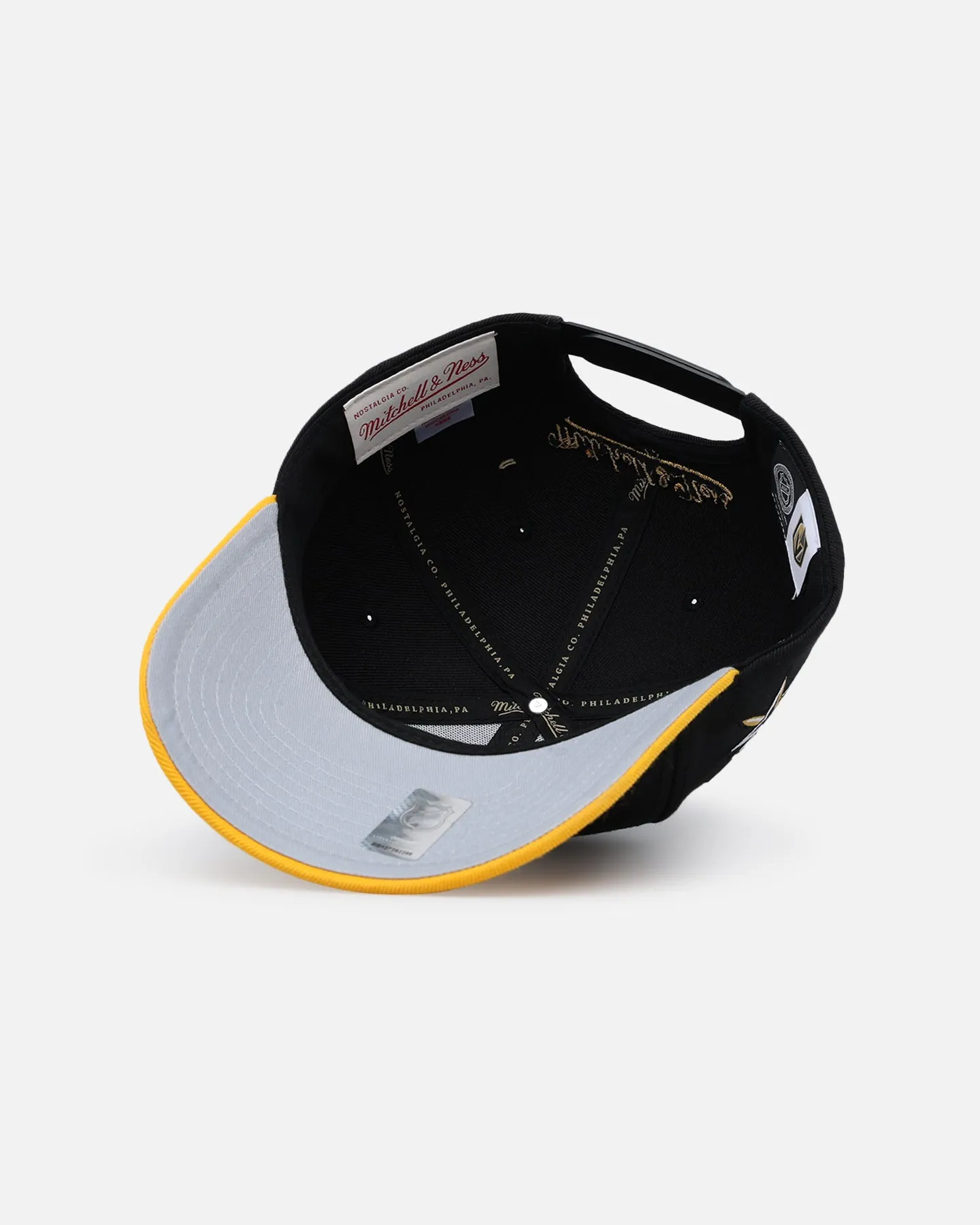 Mitchell & Ness Vegas Golden Knights Enter The Dragon Pro Crown Snapback Black/Ochre