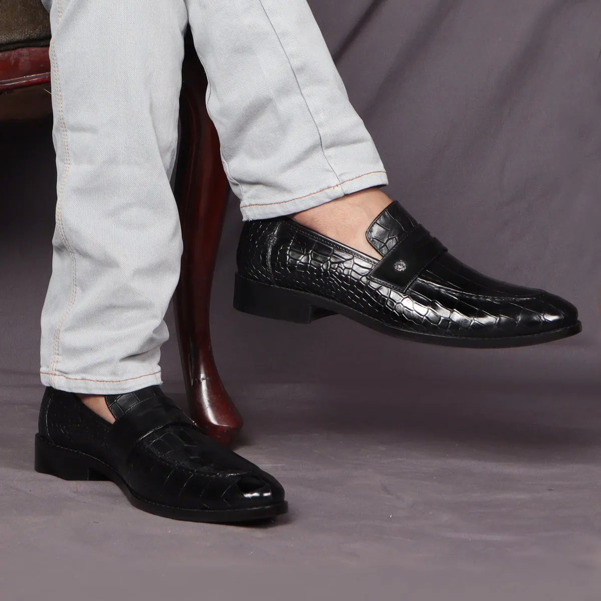 Mod Look Penny Loafers with Triangular Cut-Strap in Black High Quality Croco Textured Leather