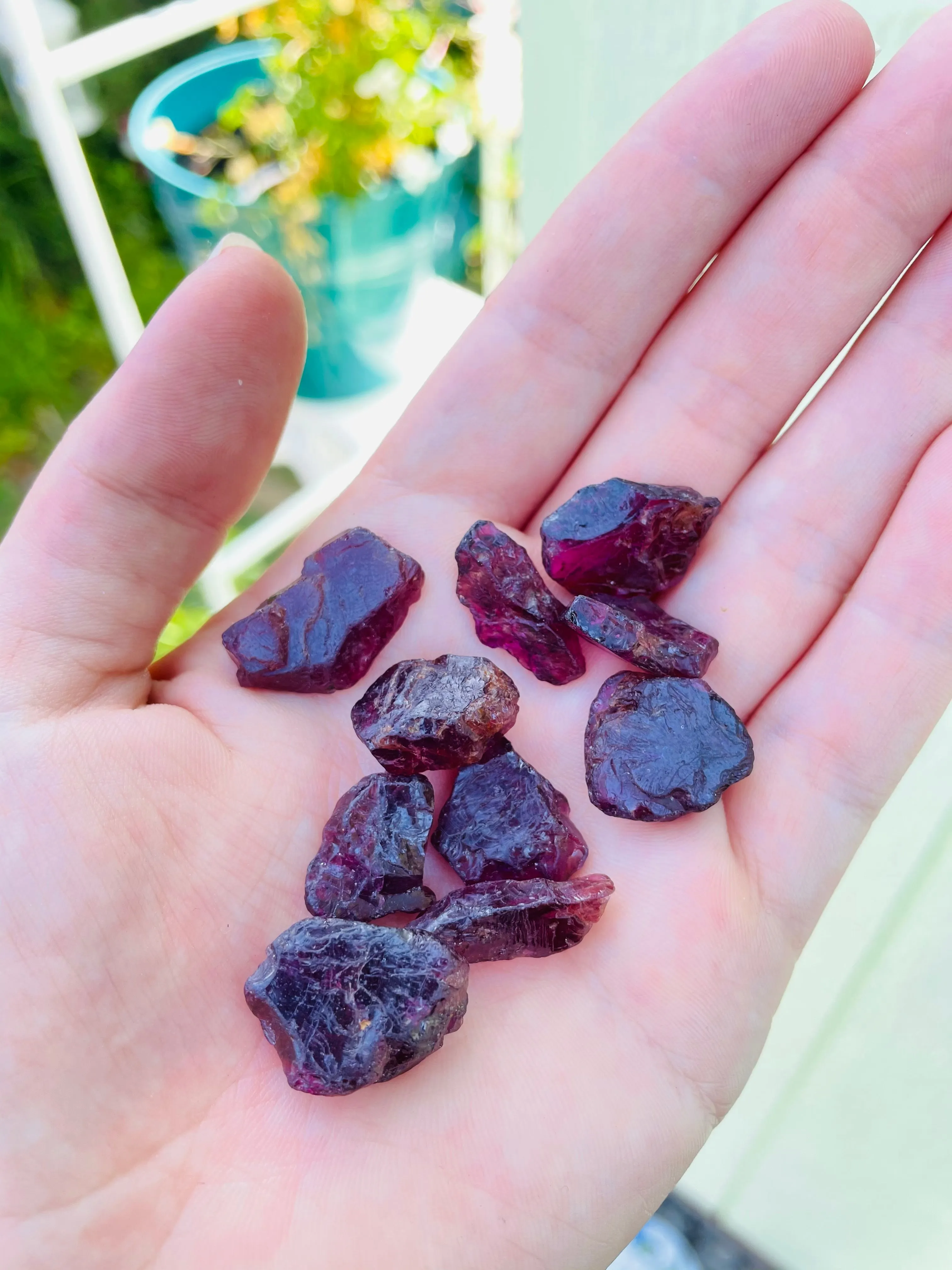 Raw Rhodolite (aka Pink Garnet) (1 pc 1-2g)