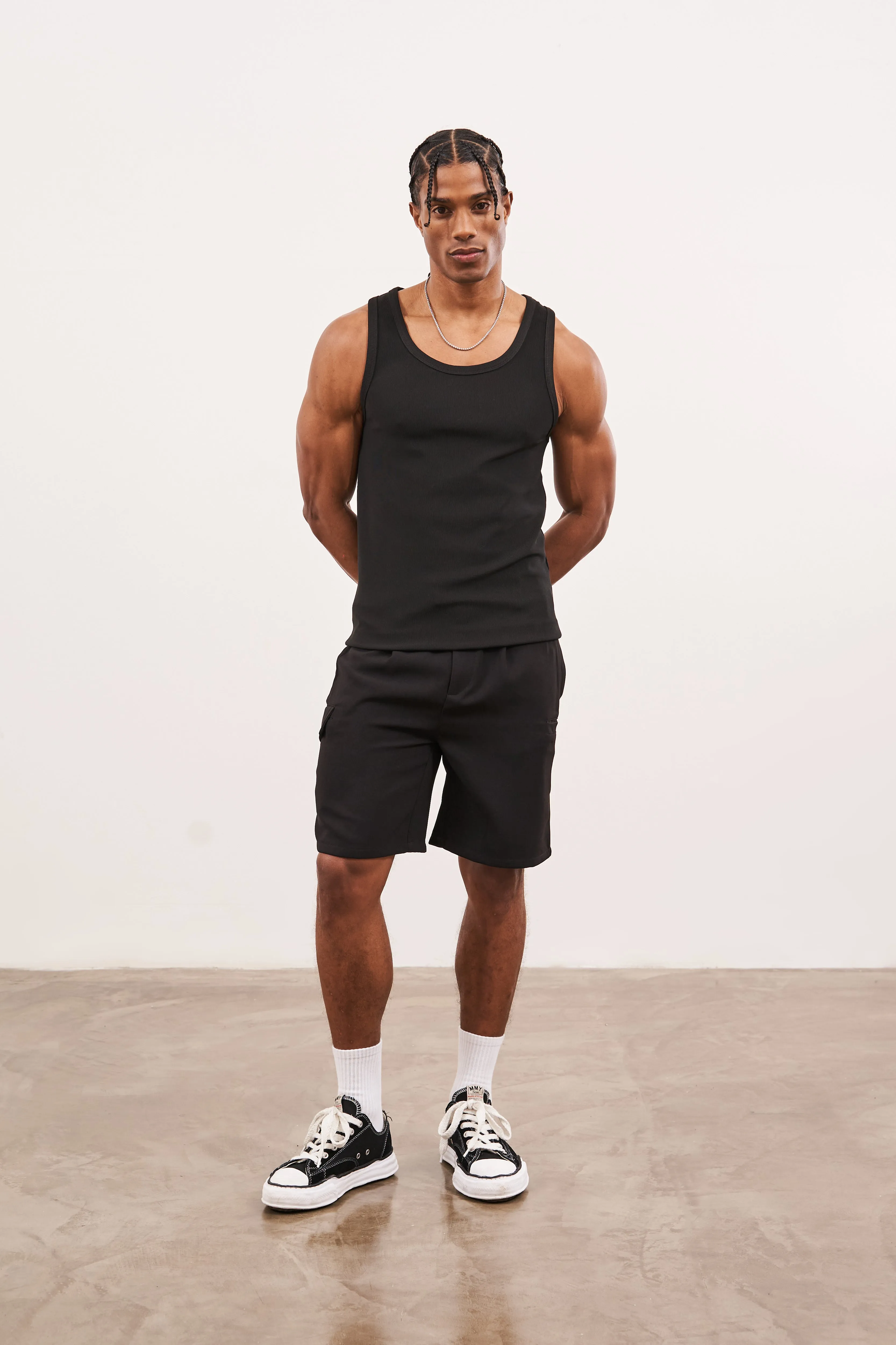 RIB TEXTURED VEST - BLACK