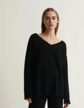 SKIN PAULA Cashmere V-Neck Sweater in Black 